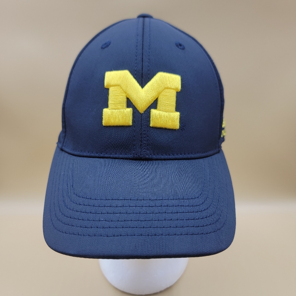 Bridgestone Golf One Fit University Of Michigan Men's Fitted Hat Cap One Size